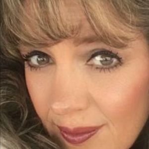 Meet your Posher, Roxanne